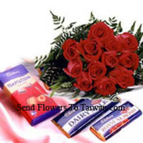 Bouquet de 12 roses rouges avec des chocolats assortis